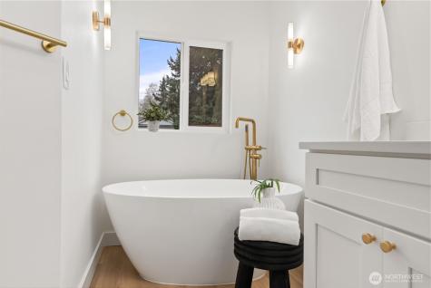 35851 12th Avenue SW Federal Way WA 98023