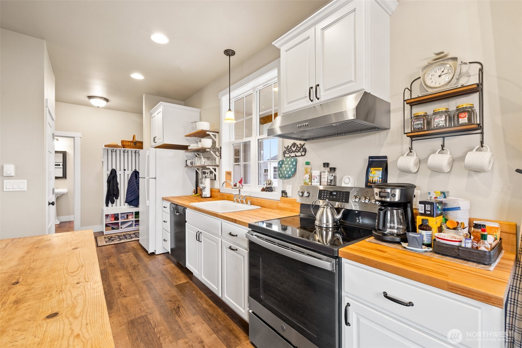 981 W Hendrickson Road Sequim WA 98382