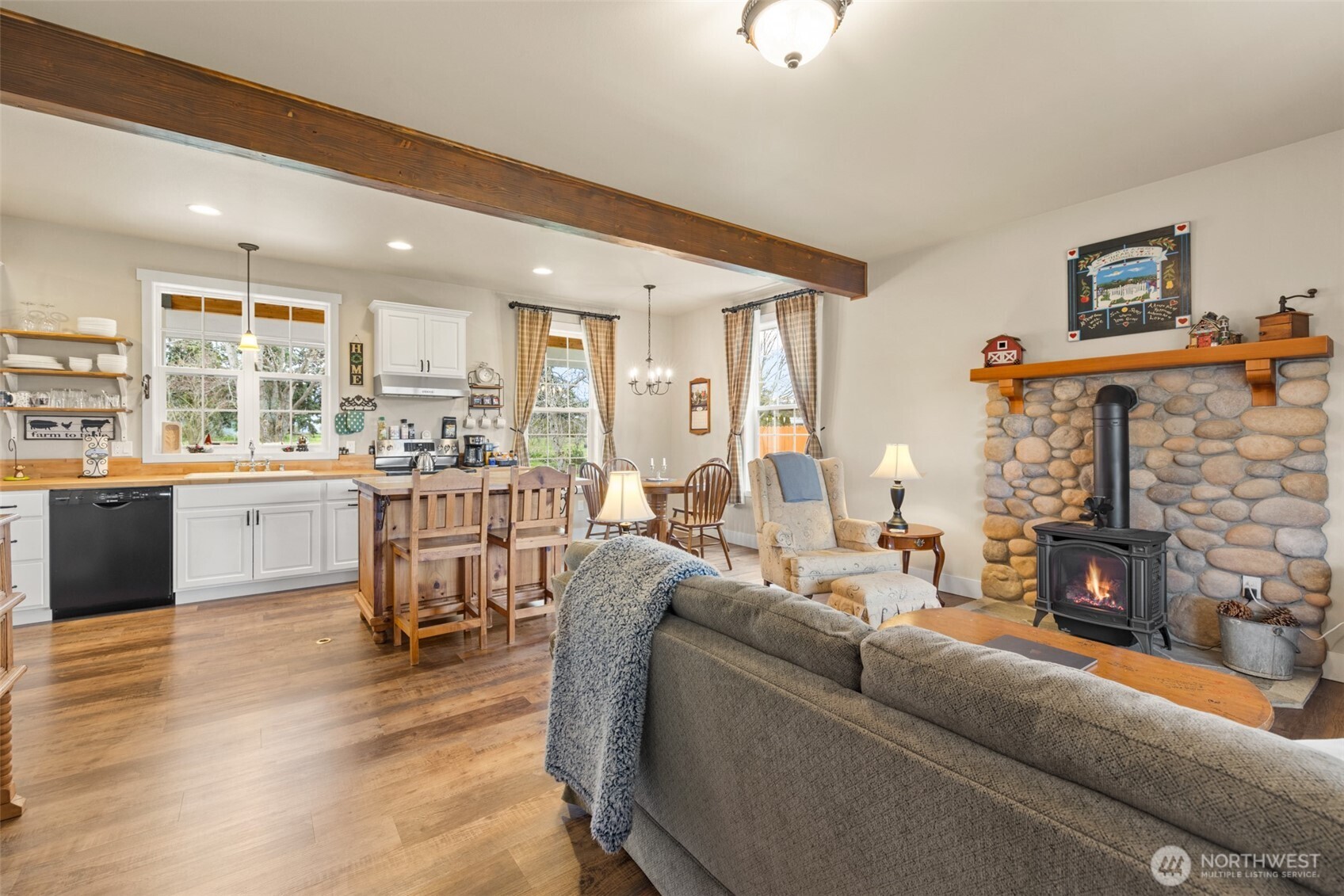 981 W Hendrickson Road Sequim WA 98382