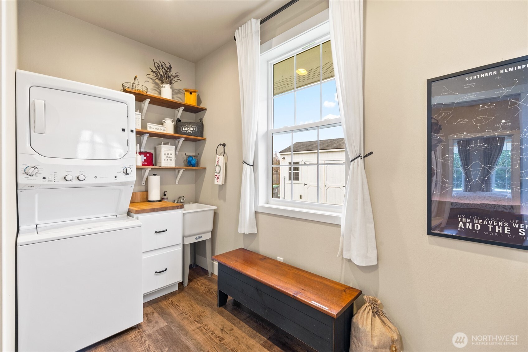 981 W Hendrickson Road Sequim WA 98382