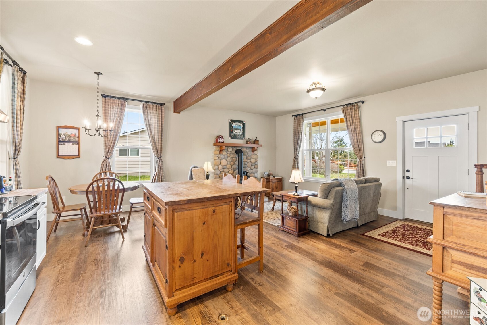 981 W Hendrickson Road Sequim WA 98382