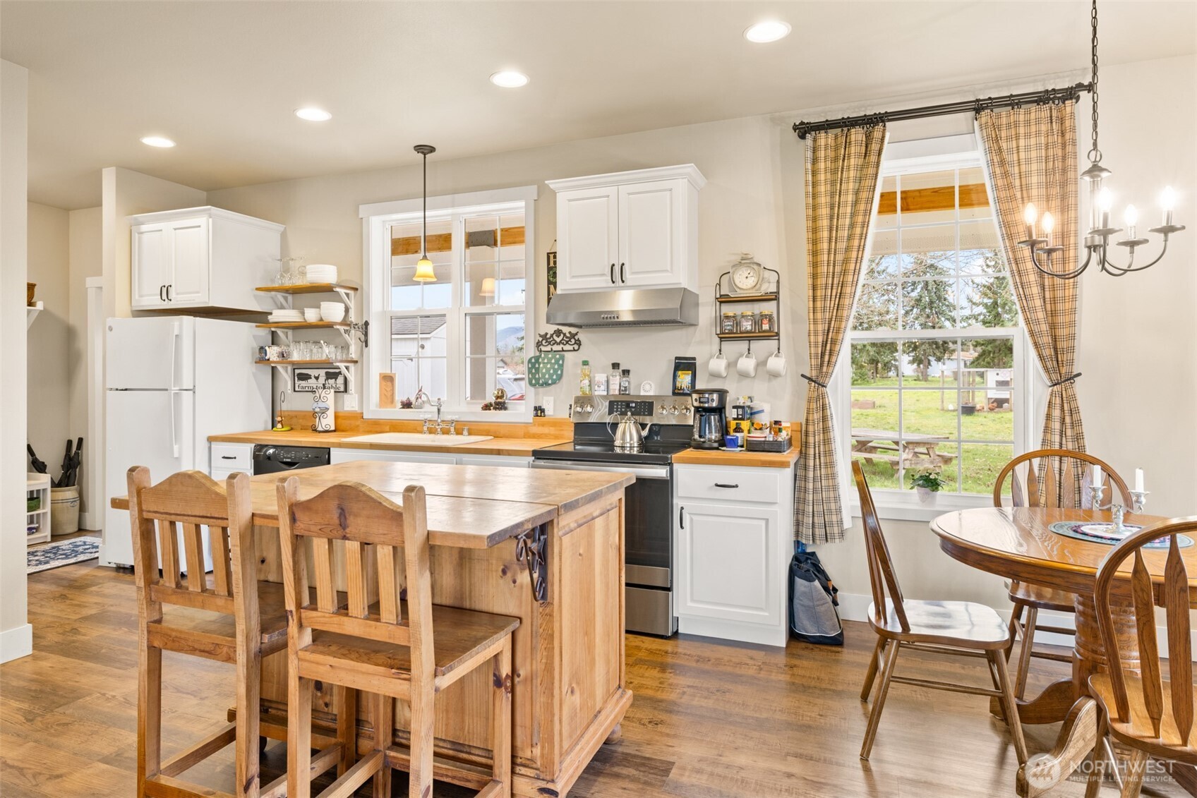 981 W Hendrickson Road Sequim WA 98382