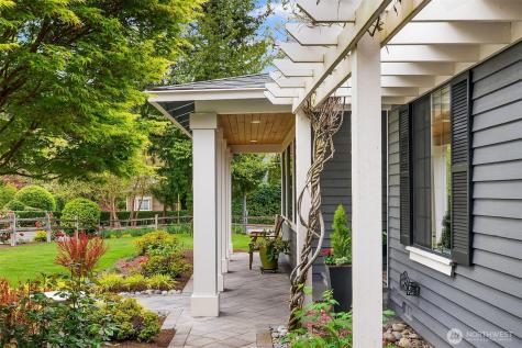 1617 216th Avenue NE Sammamish WA 98074