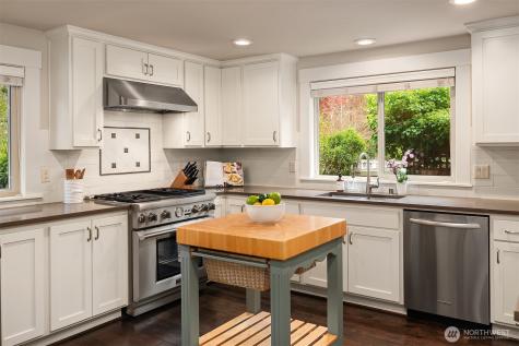1617 216th Avenue NE Sammamish WA 98074
