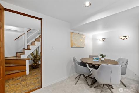 2529 Queen Anne Avenue N Seattle WA 98109