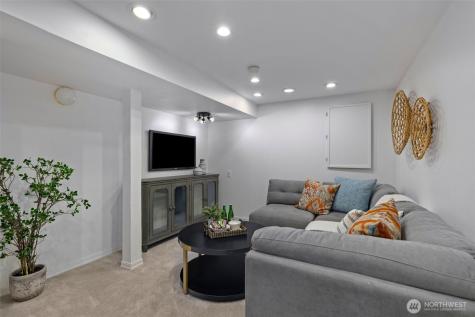 2529 Queen Anne Avenue N Seattle WA 98109