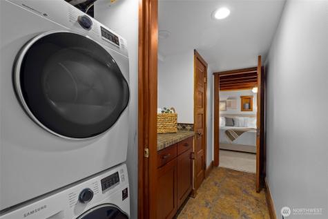 2529 Queen Anne Avenue N Seattle WA 98109