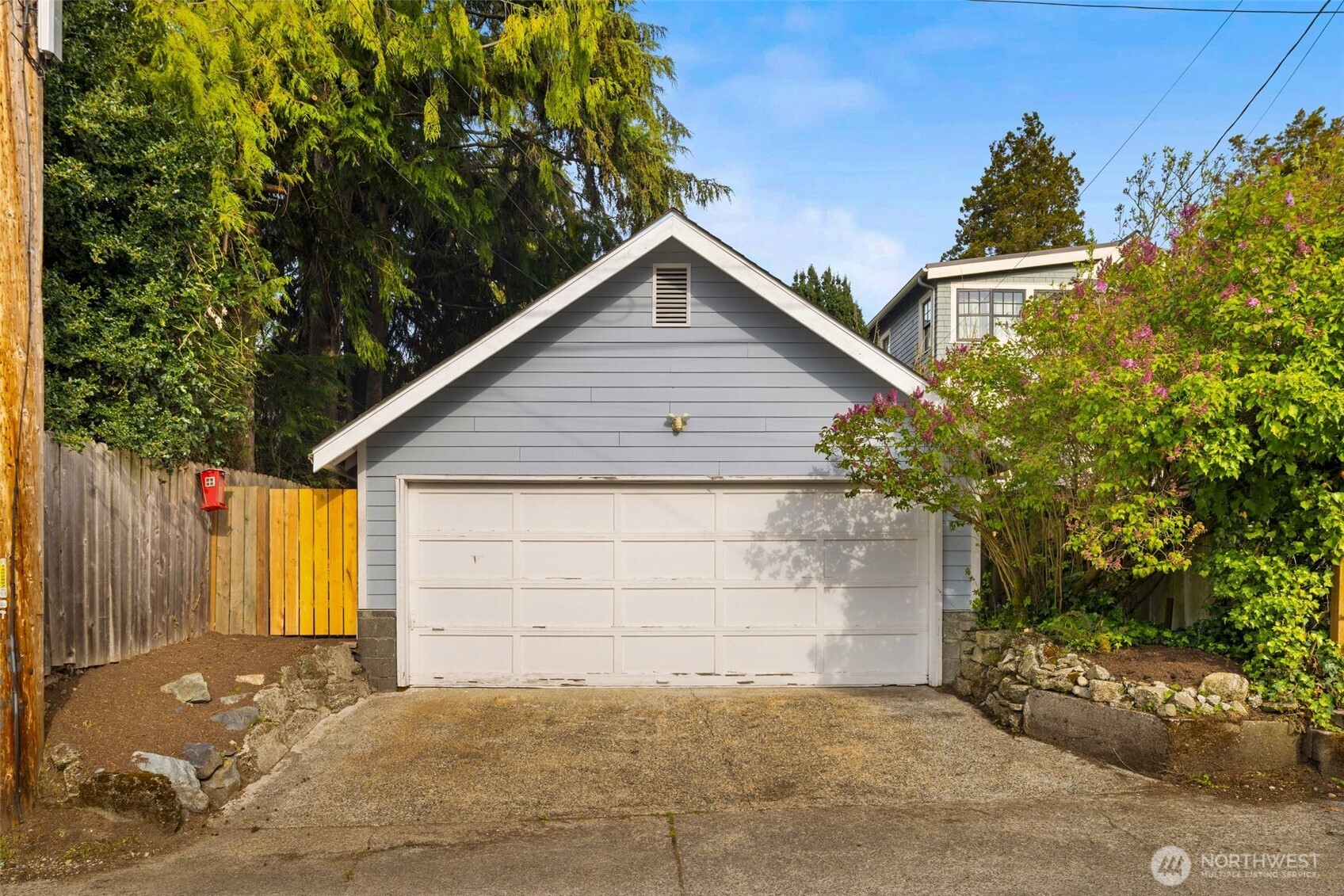 2529 Queen Anne Avenue N Seattle WA 98109