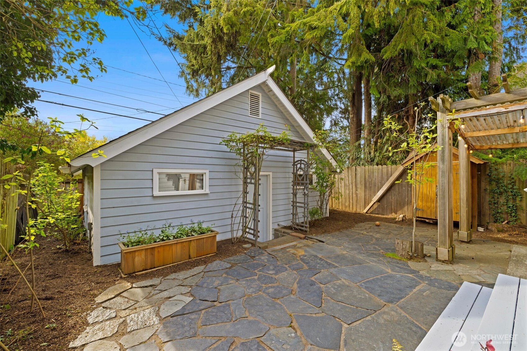 2529 Queen Anne Avenue N Seattle WA 98109