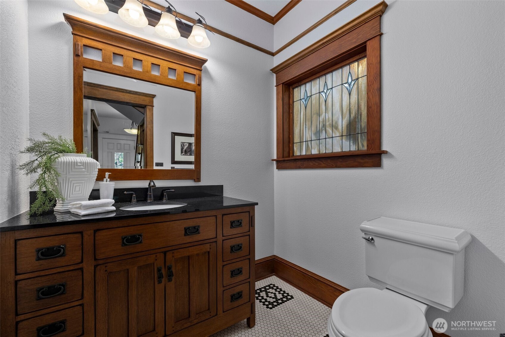 2529 Queen Anne Avenue N Seattle WA 98109