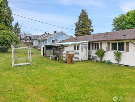2532 S Ainsworth Avenue Tacoma WA 98405