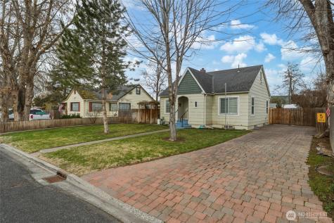 22 NW B Street College Place WA 99324