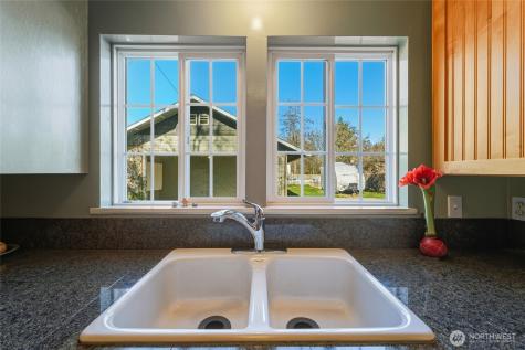22 NW B Street College Place WA 99324