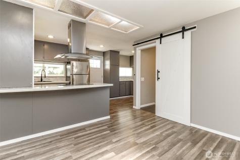 32206 27th Avenue SW Federal Way WA 98023