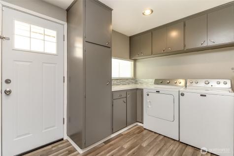 32206 27th Avenue SW Federal Way WA 98023