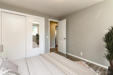 32206 27th Avenue SW Federal Way WA 98023