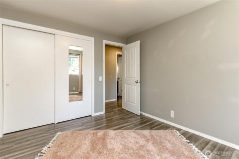 32206 27th Avenue SW Federal Way WA 98023