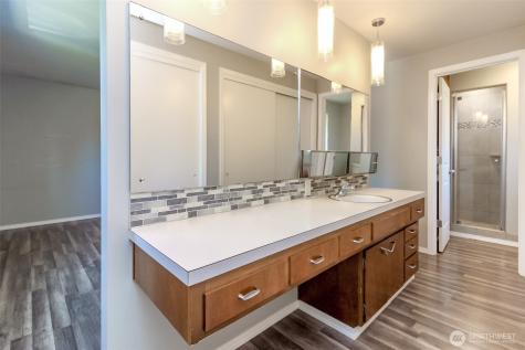 32206 27th Avenue SW Federal Way WA 98023
