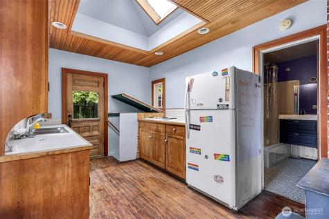801 Newton Street Seattle WA 98109