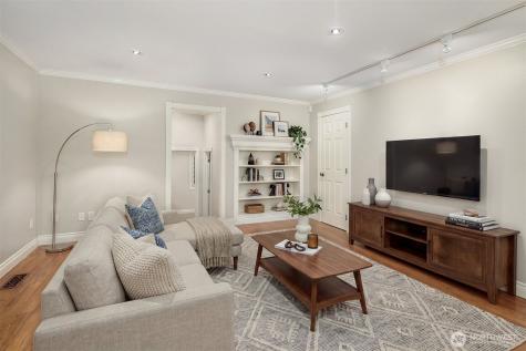 1308 233rd Avenue SE Sammamish WA 98075