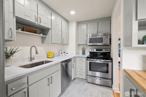 9747 Evanston Avenue N Seattle WA 98103
