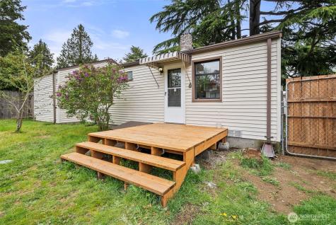 9747 Evanston Avenue N Seattle WA 98103
