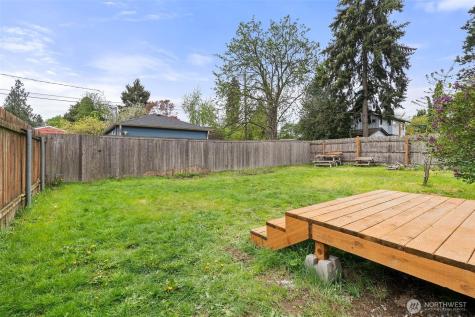 9747 Evanston Avenue N Seattle WA 98103