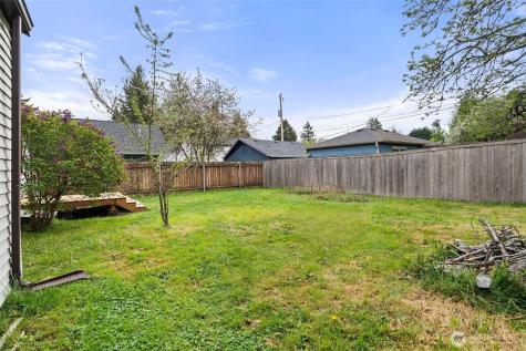 9747 Evanston Avenue N Seattle WA 98103