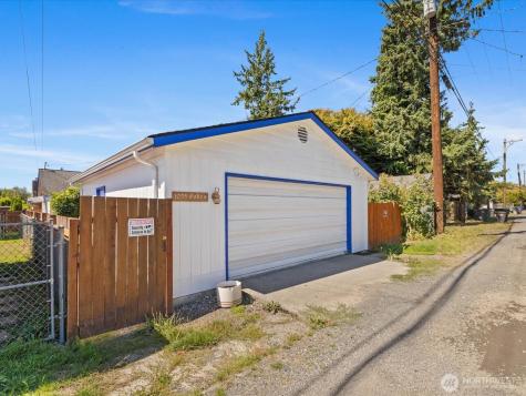 1035 Oakes Avenue Everett WA 98201