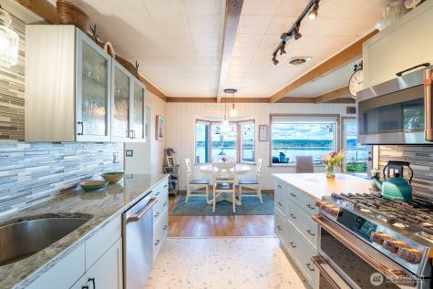 9513 Villa Beach Road Anderson Island WA 98303