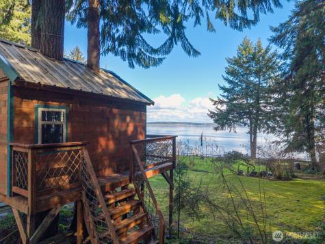 9513 Villa Beach Road Anderson Island WA 98303