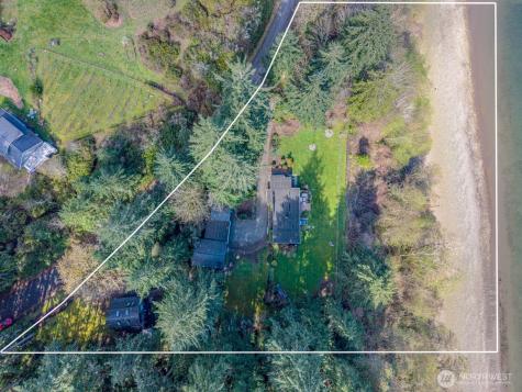 9513 Villa Beach Road Anderson Island WA 98303