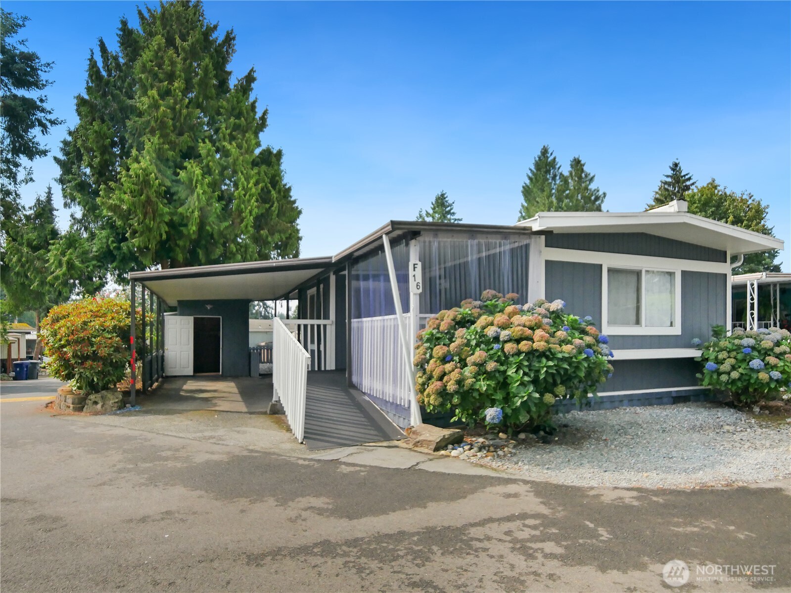 415 Lakeview Road Lynnwood WA 98087