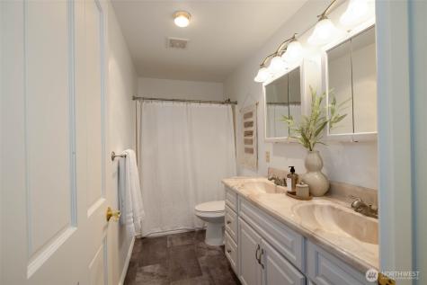 220 Grand Army Street Westport WA 98595