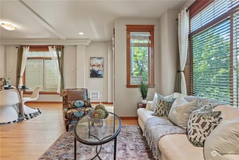 4318 8th Avenue Ne Seattle WA 98105