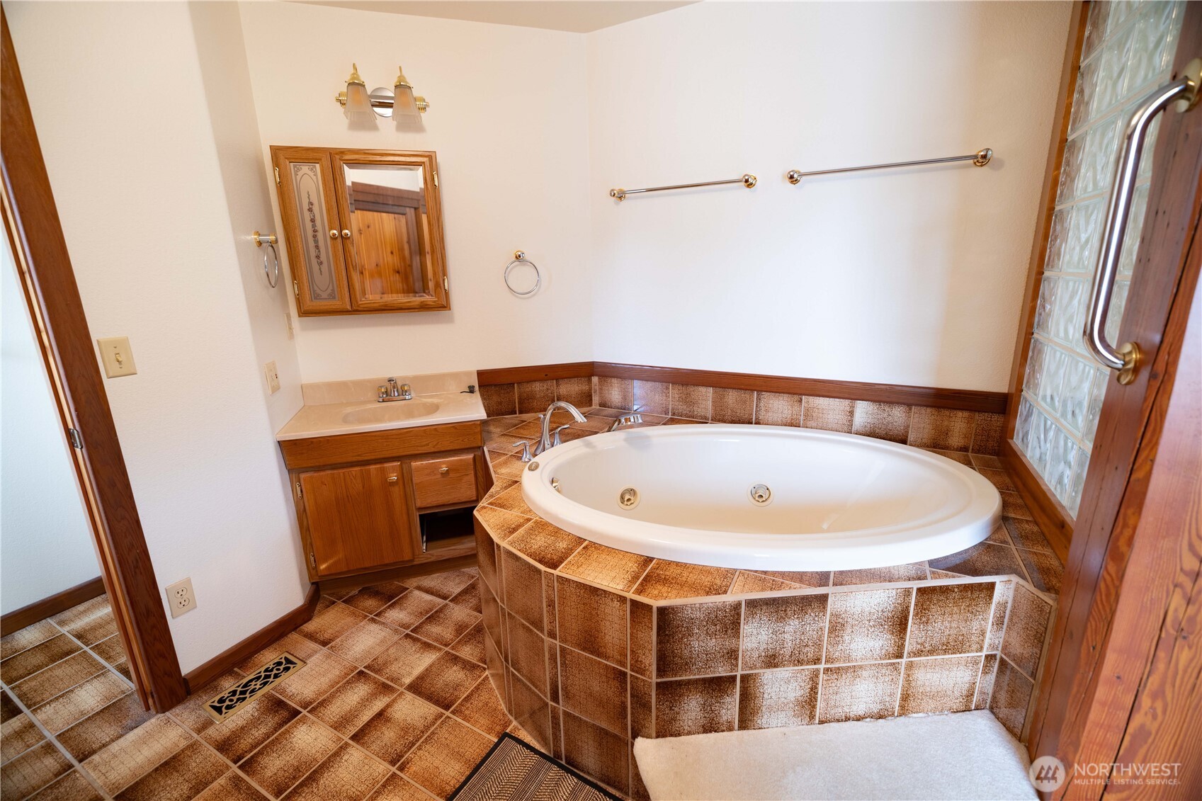 6 Orchard Loop S. Tonasket WA 98855