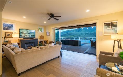350 Porcupine Lane Chelan WA 98816