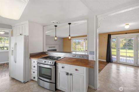 11103 13th Street E Edgewood WA 98372