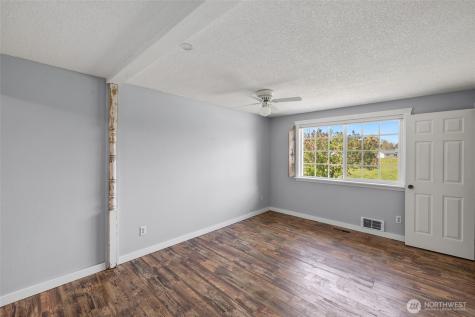 11103 13th Street E Edgewood WA 98372