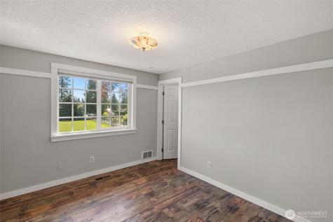 11103 13th Street E Edgewood WA 98372