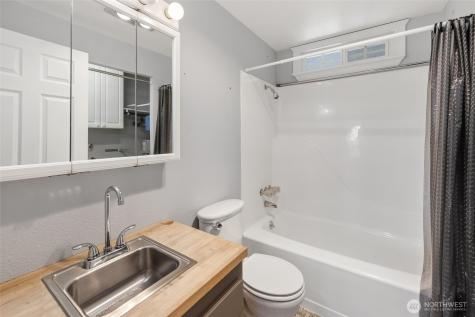 11103 13th Street E Edgewood WA 98372