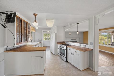 11103 13th Street E Edgewood WA 98372