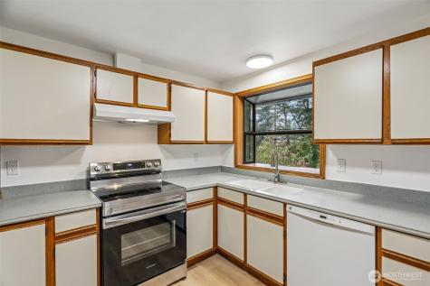 22904 41st Place W Mountlake Terrace WA 98043