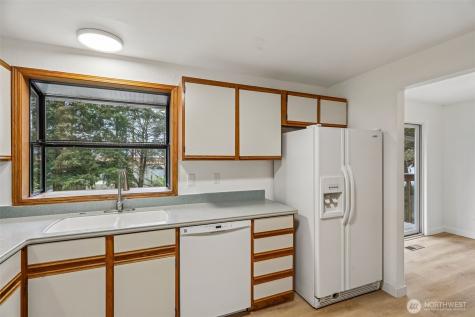 22904 41st Place W Mountlake Terrace WA 98043