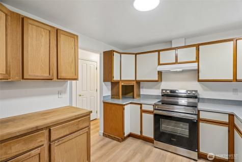 22904 41st Place W Mountlake Terrace WA 98043