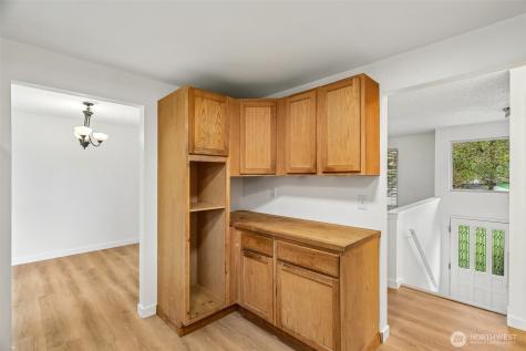 22904 41st Place W Mountlake Terrace WA 98043