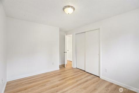 22904 41st Place W Mountlake Terrace WA 98043