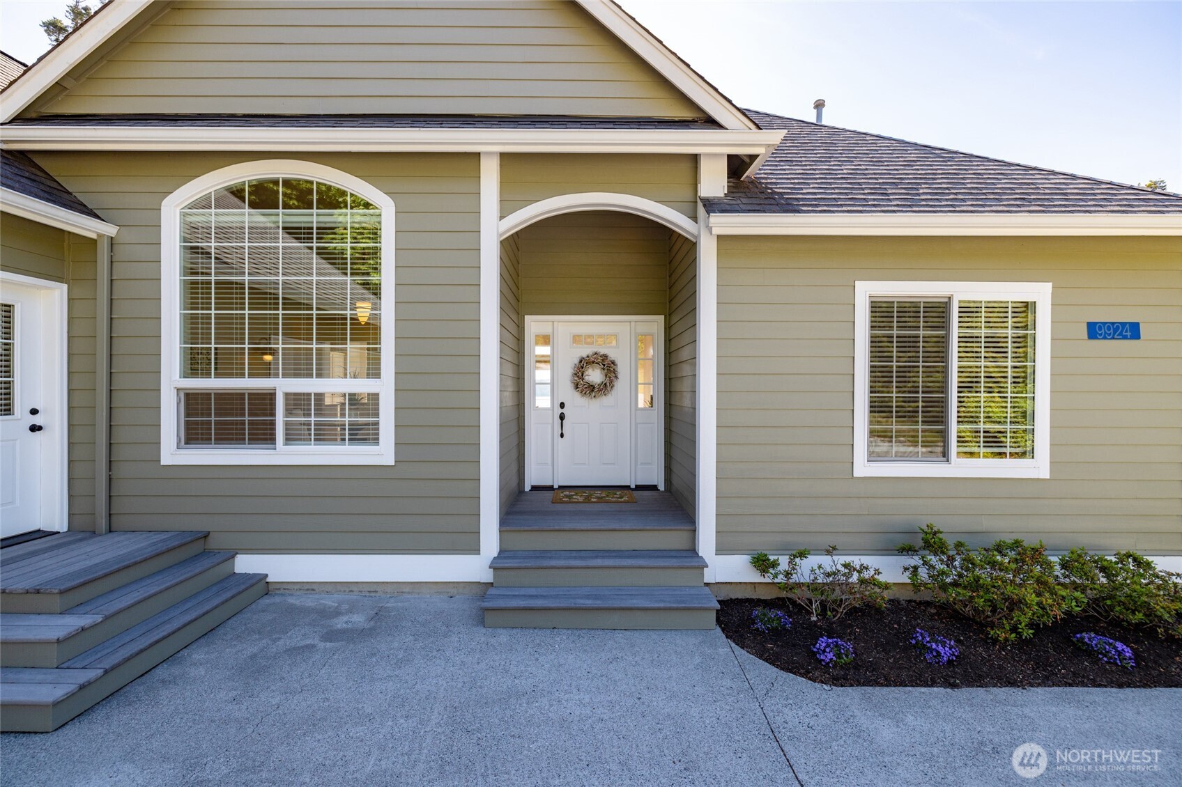9924 Sunset Drive La Conner WA 98257