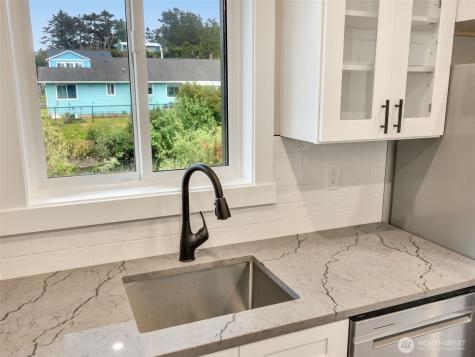 30410 H Street Ocean Park WA 98640