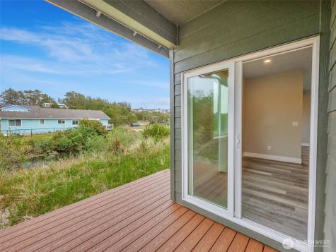 30410 H Street Ocean Park WA 98640